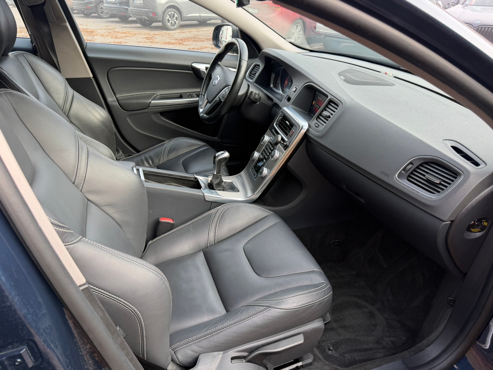 Volvo S60 D4 Momentum Business Edition 2016, bild 5/9