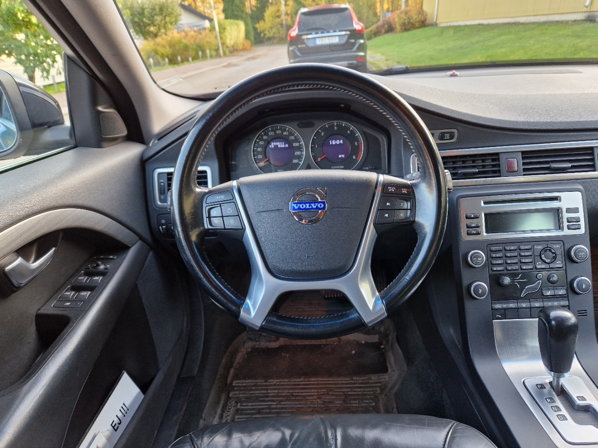 Volvo V70 2.4D 2010, photo 3/7