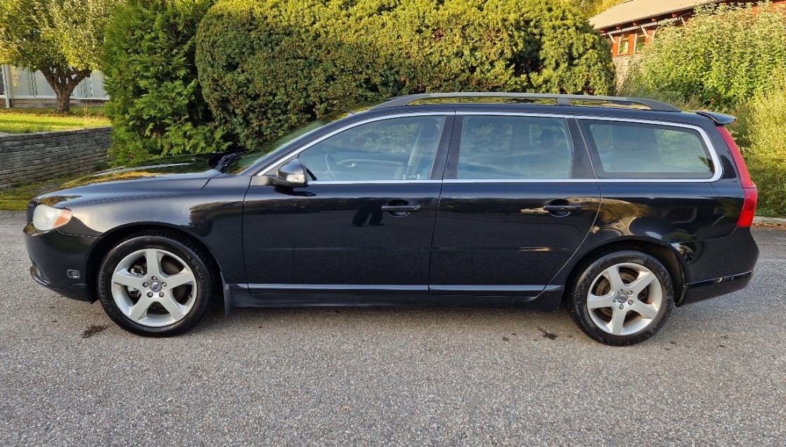 Volvo V70 2.4D 2010, photo 2/7