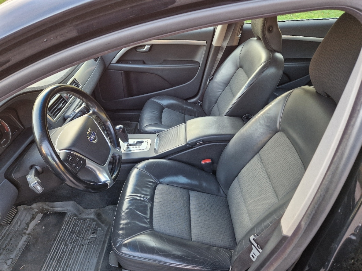 Volvo V70 2.4D 2010, photo 6/7