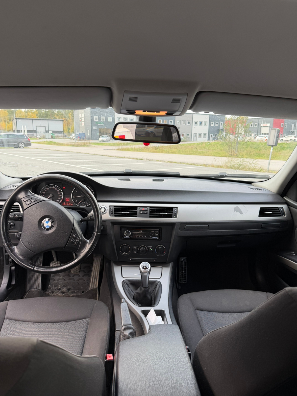 BMW 320i 2006, bild 6/7