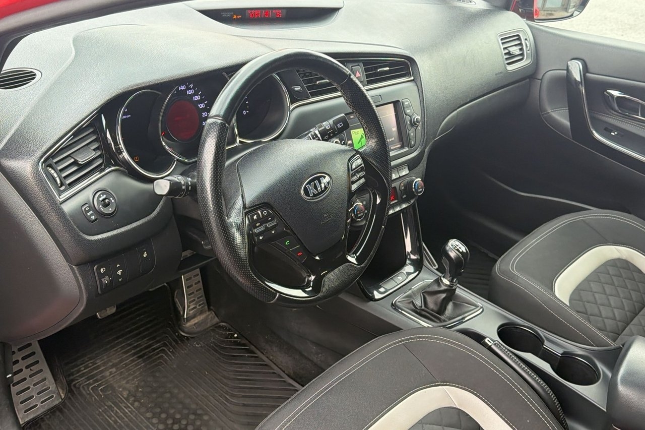 Kia Ceed 1.6 CRDi 136 GT Line 2016, bild 6/10