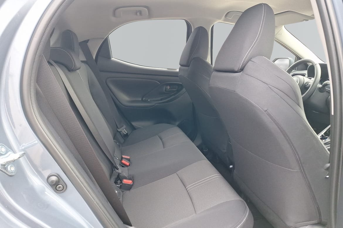 Toyota Yaris 1.5 Hybrid 116 Active Plus 2026, bild 7/10