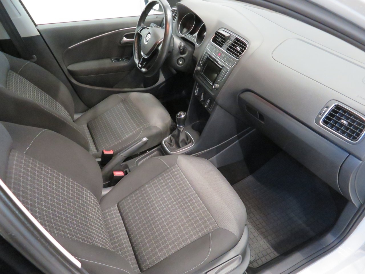 Volkswagen Polo 1.2 TSI Masters 2015, bild 7/9