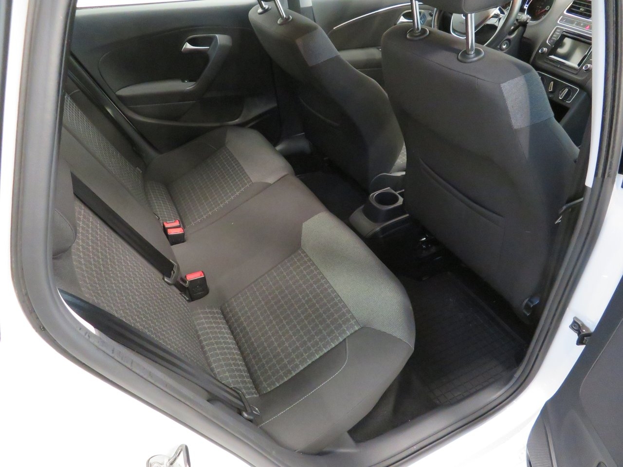 Volkswagen Polo 1.2 TSI Masters 2015, bild 6/9