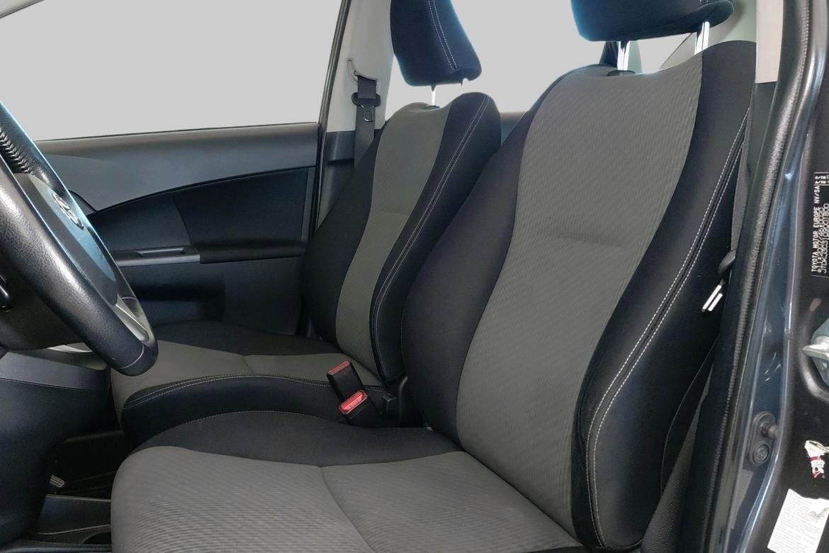 Toyota Verso-S 1.33 2013, bild 6/10