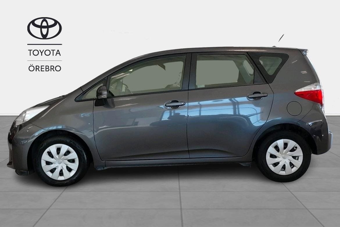 Toyota Verso-S 1.33 2013, bild 2/10