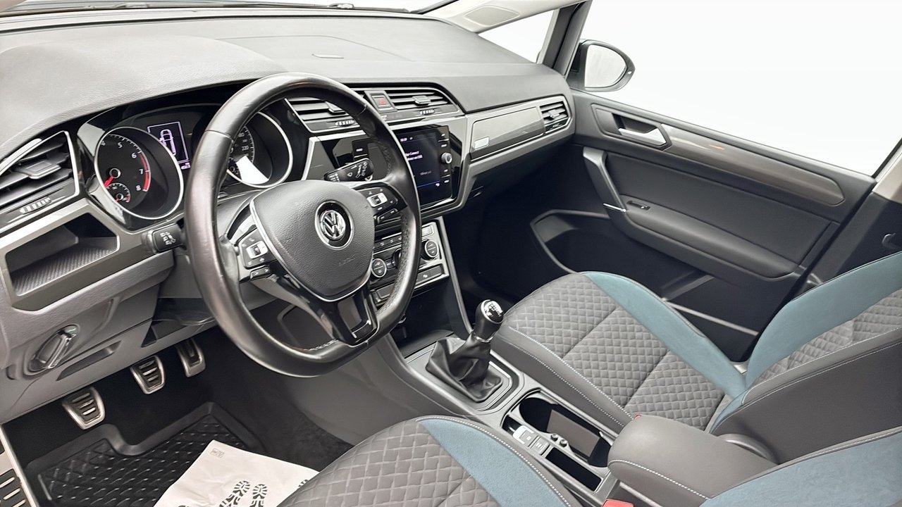 Volkswagen Touran 1.0 TSI 2019, bild 7/10
