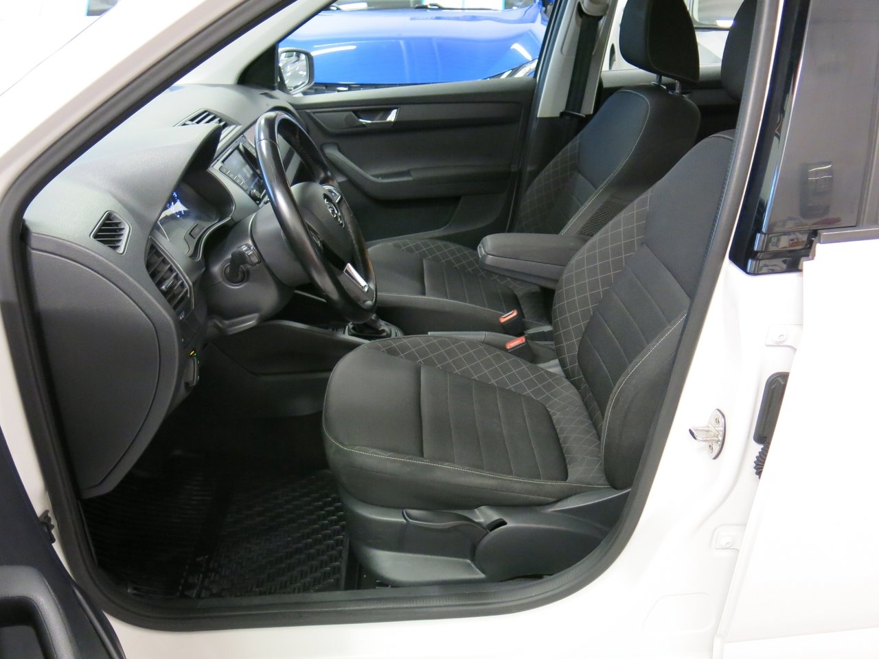 Skoda Fabia 1.0 TSI Style 2018, bild 7/10
