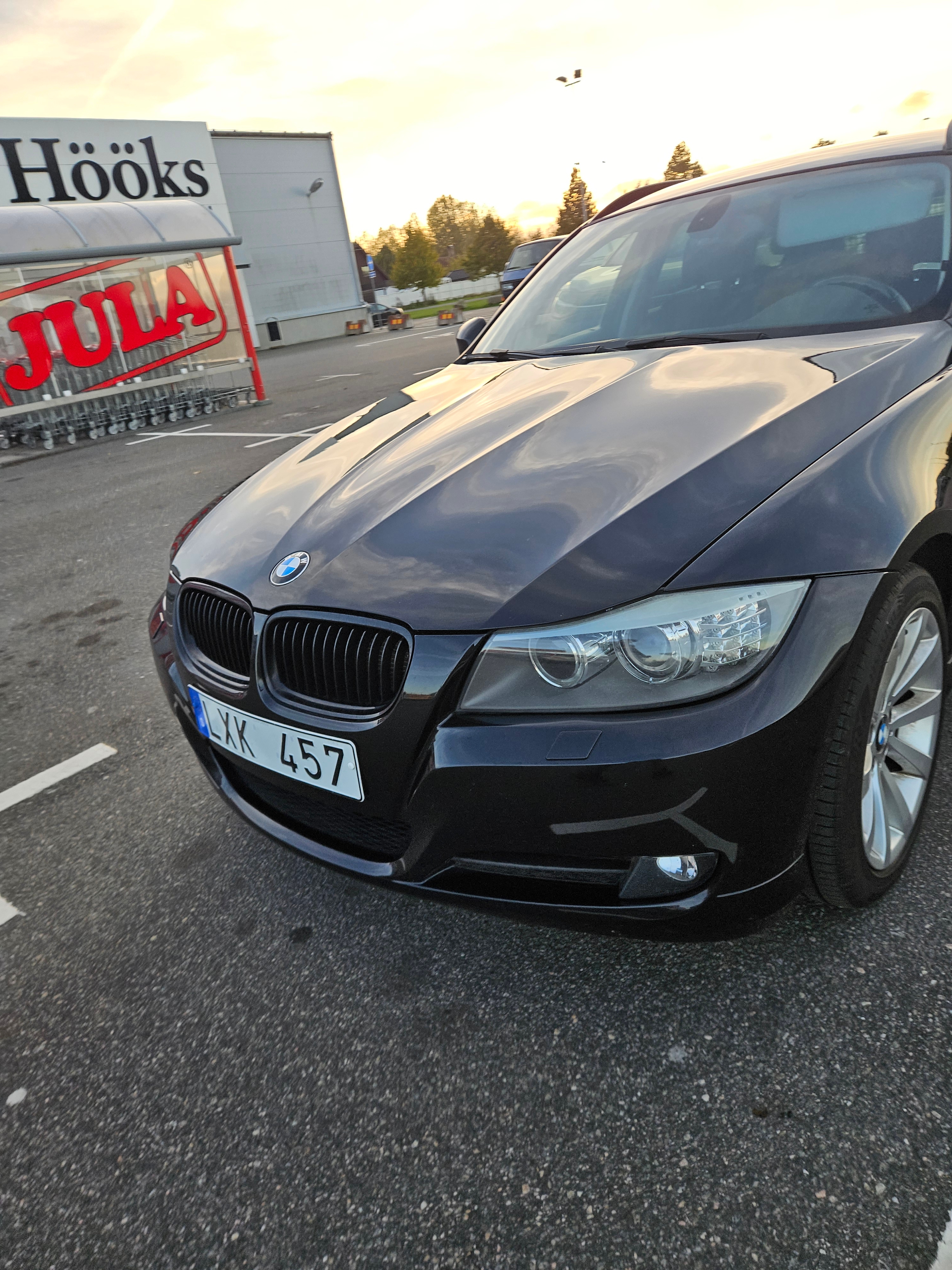 BMW 320d 2012, bild 3/6