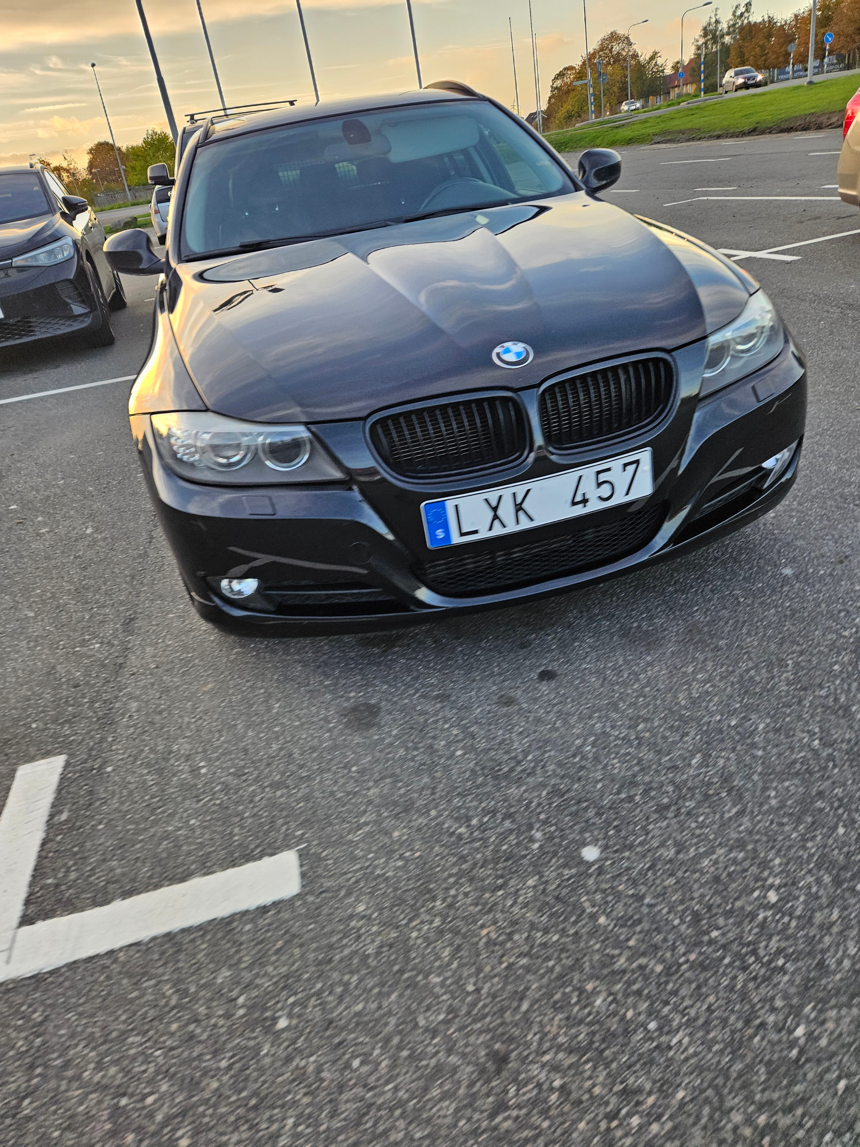 BMW 320d 2012, bild 2/6