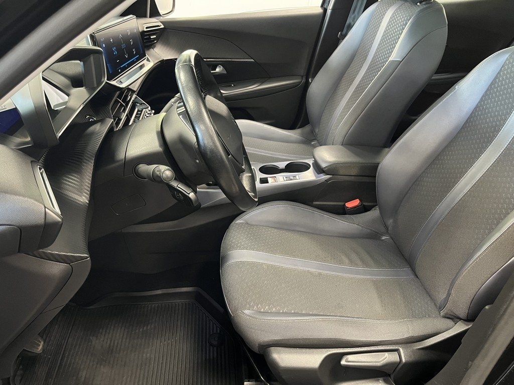 Peugeot 2008 1.2 PureTech 100 Selection 2020, bild 6/10
