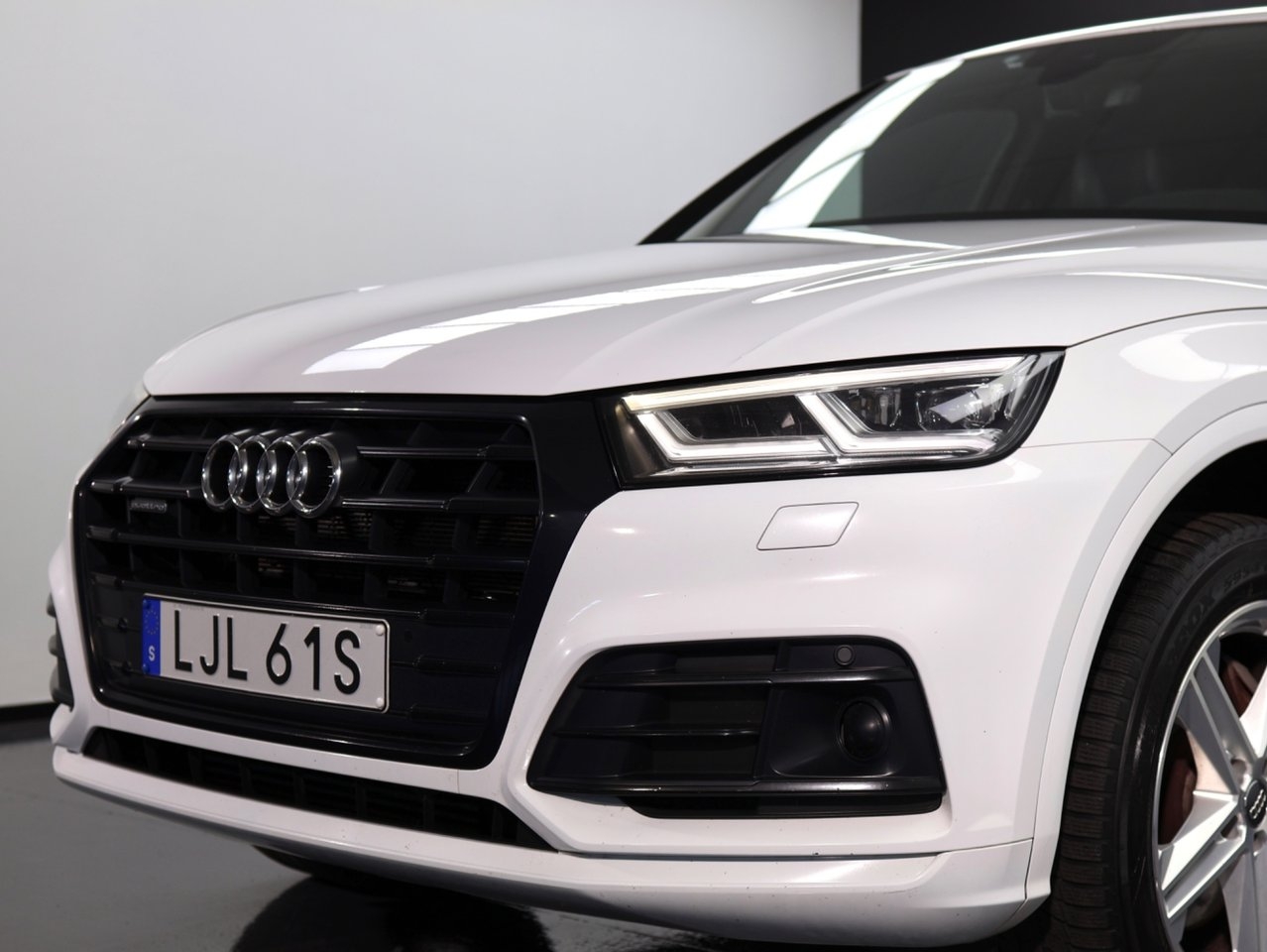 Audi Q5 55 TFSI e S line 2020, bild 2/10