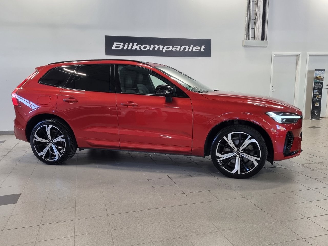 Volvo XC60 T6 Ultimate Dark 2023, bild 2/10