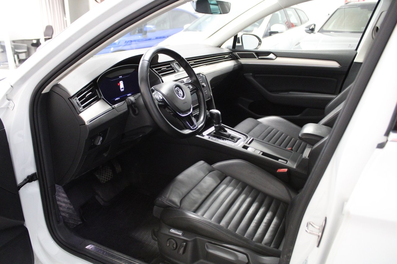 Volkswagen Passat 2.0 TDI SCR R-Line 2019, bild 4/10