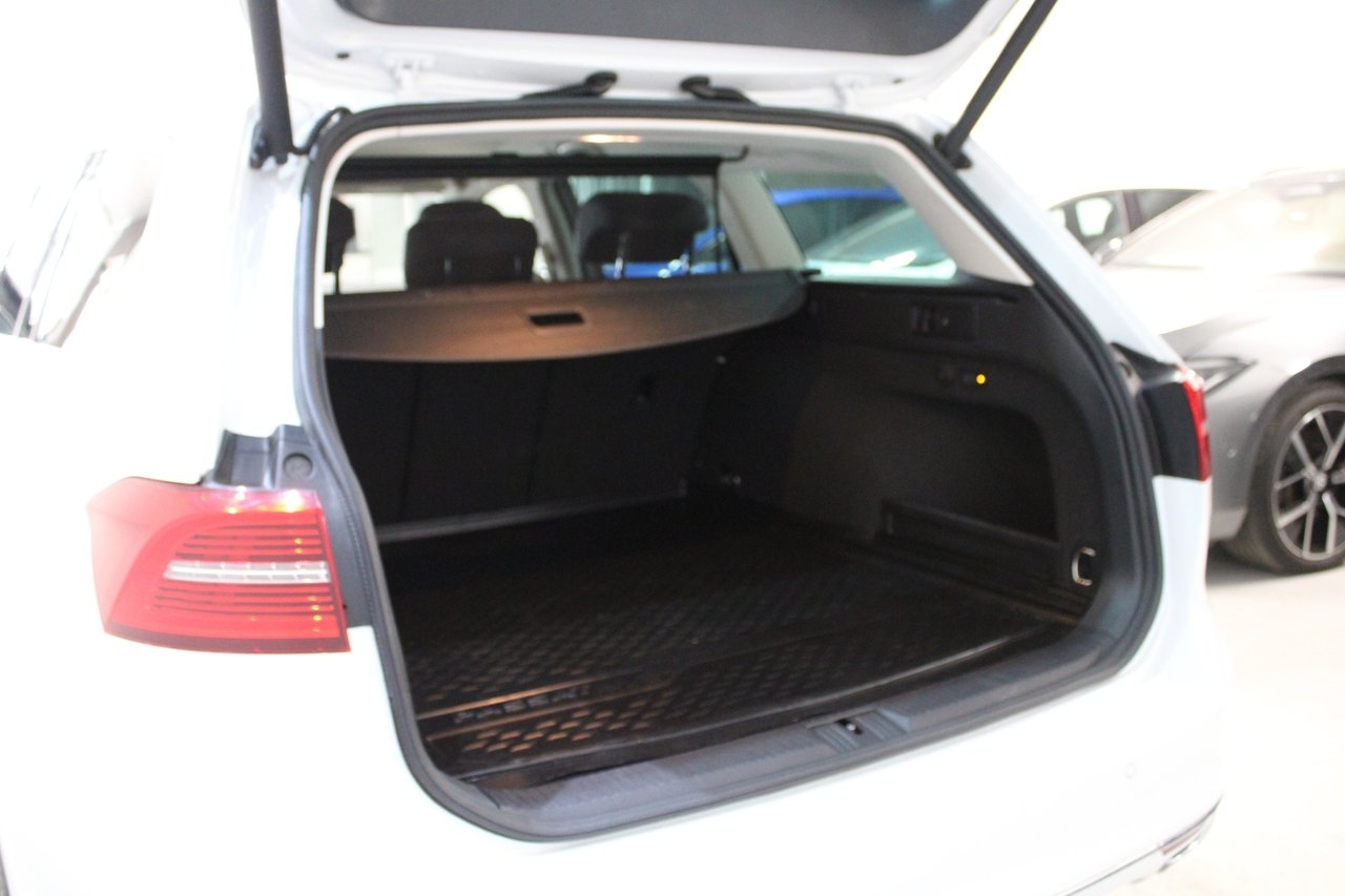 Volkswagen Passat 2.0 TDI SCR R-Line 2019, bild 5/10