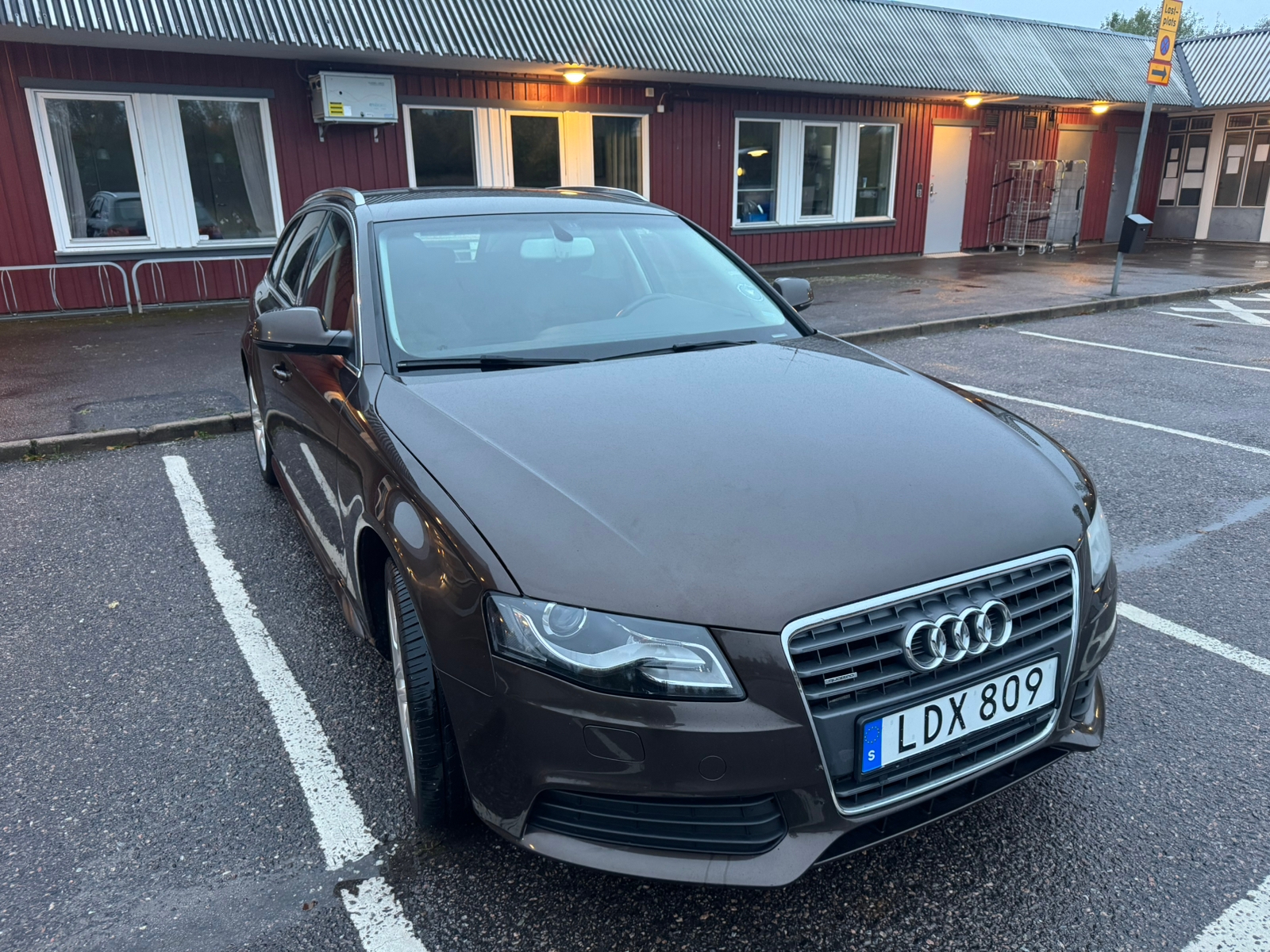 Audi A4 2.0 TDI 2011, bild 2/10