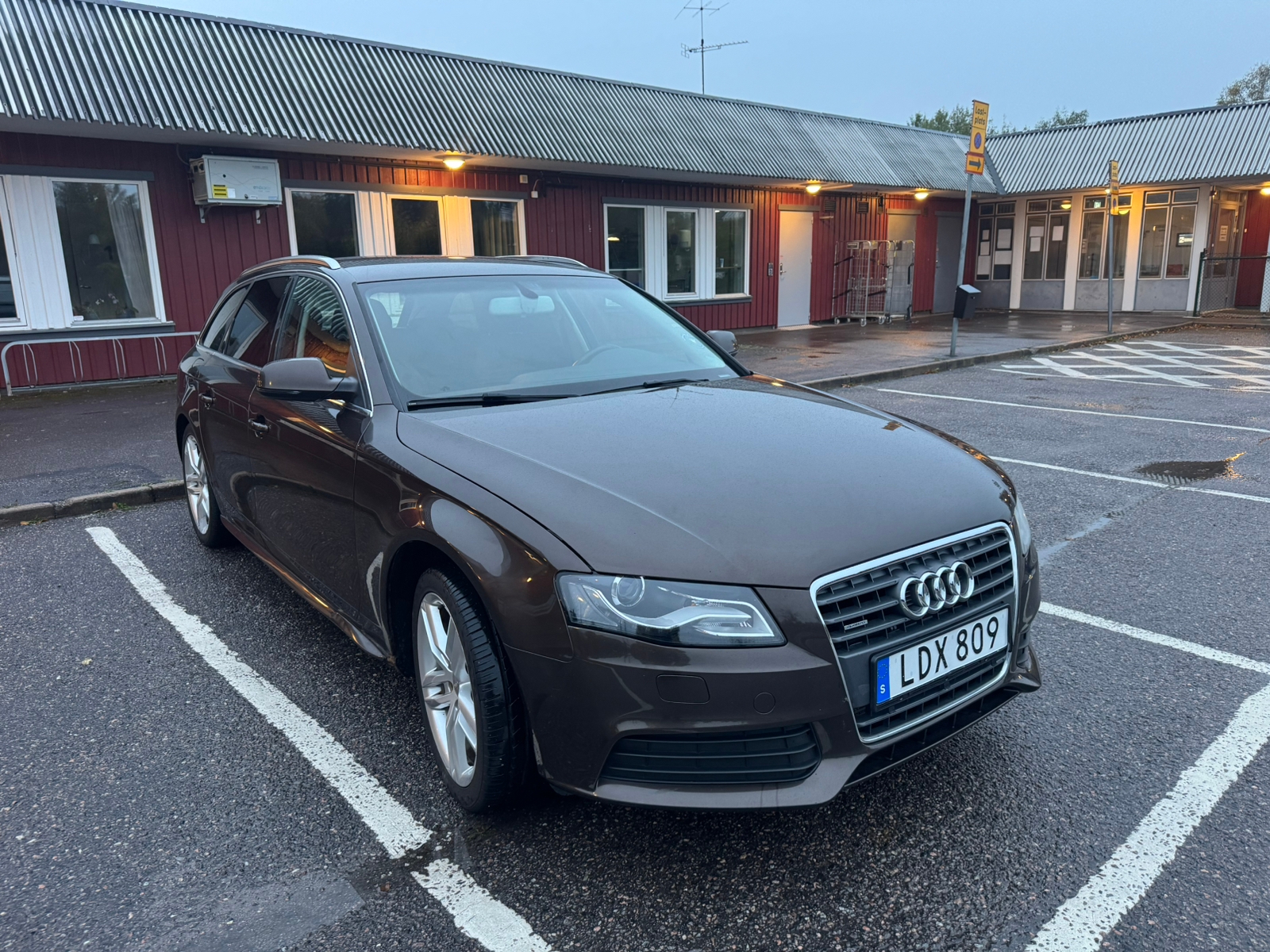 Audi A4 2.0 TDI 2011, bild 5/10