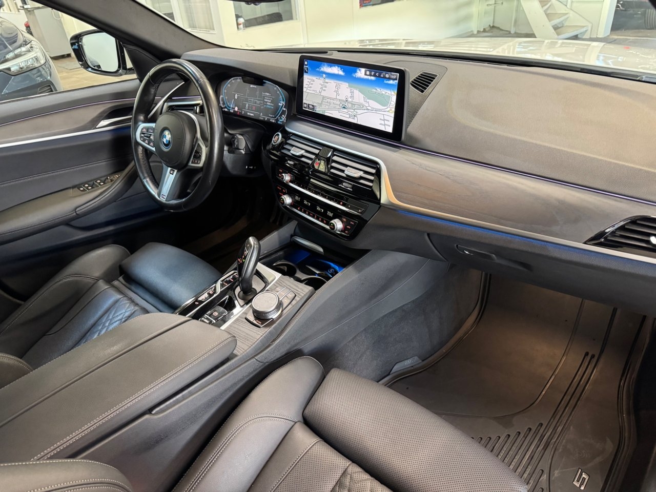 BMW 530e M Sport 2024, bild 7/10