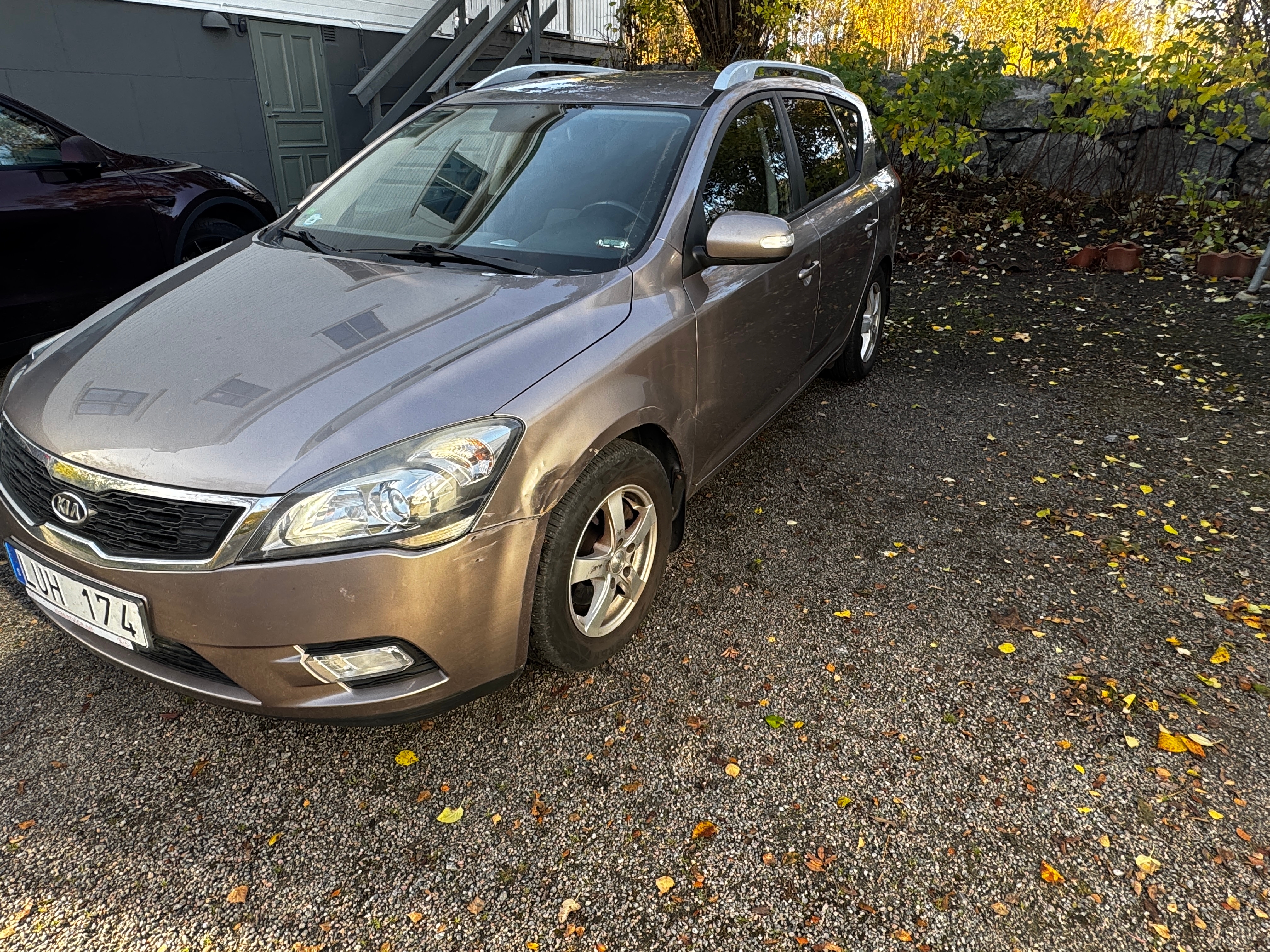 Kia Ceed 1.6 CRDi 128 2012, bild 2/7
