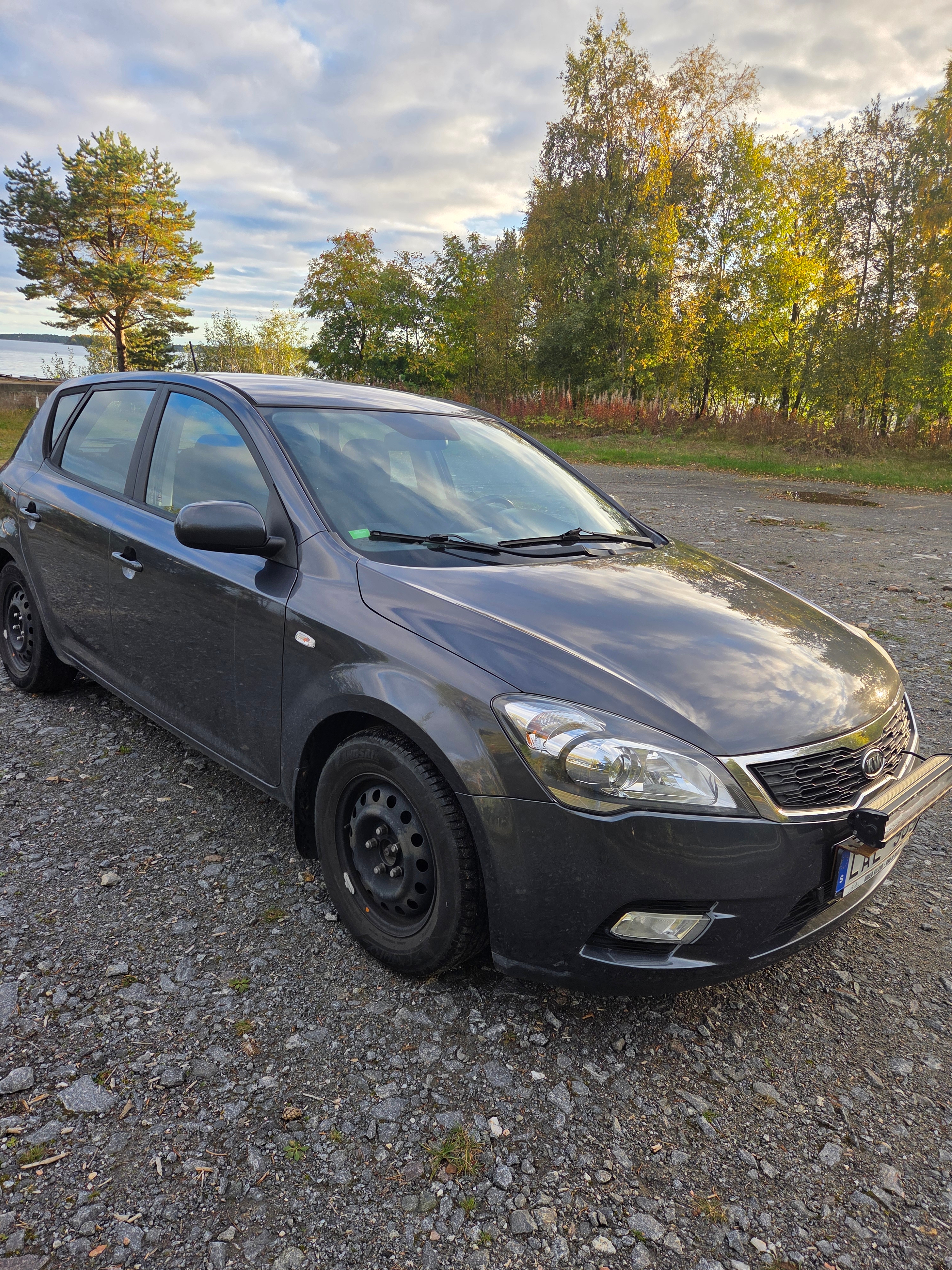 Kia Ceed 1.4 EX 2011, bild 2/6