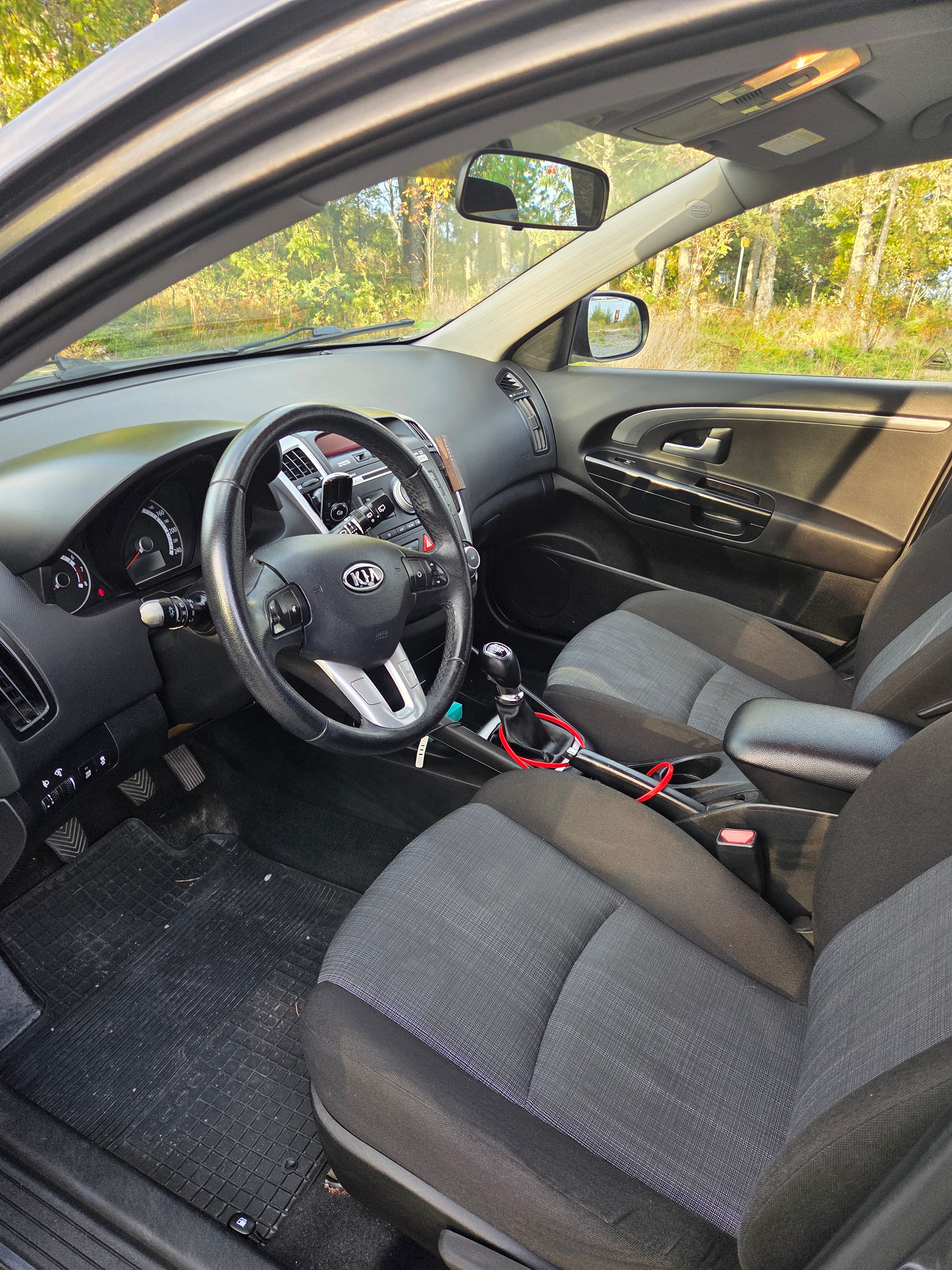 Kia Ceed 1.4 EX 2011, bild 5/6