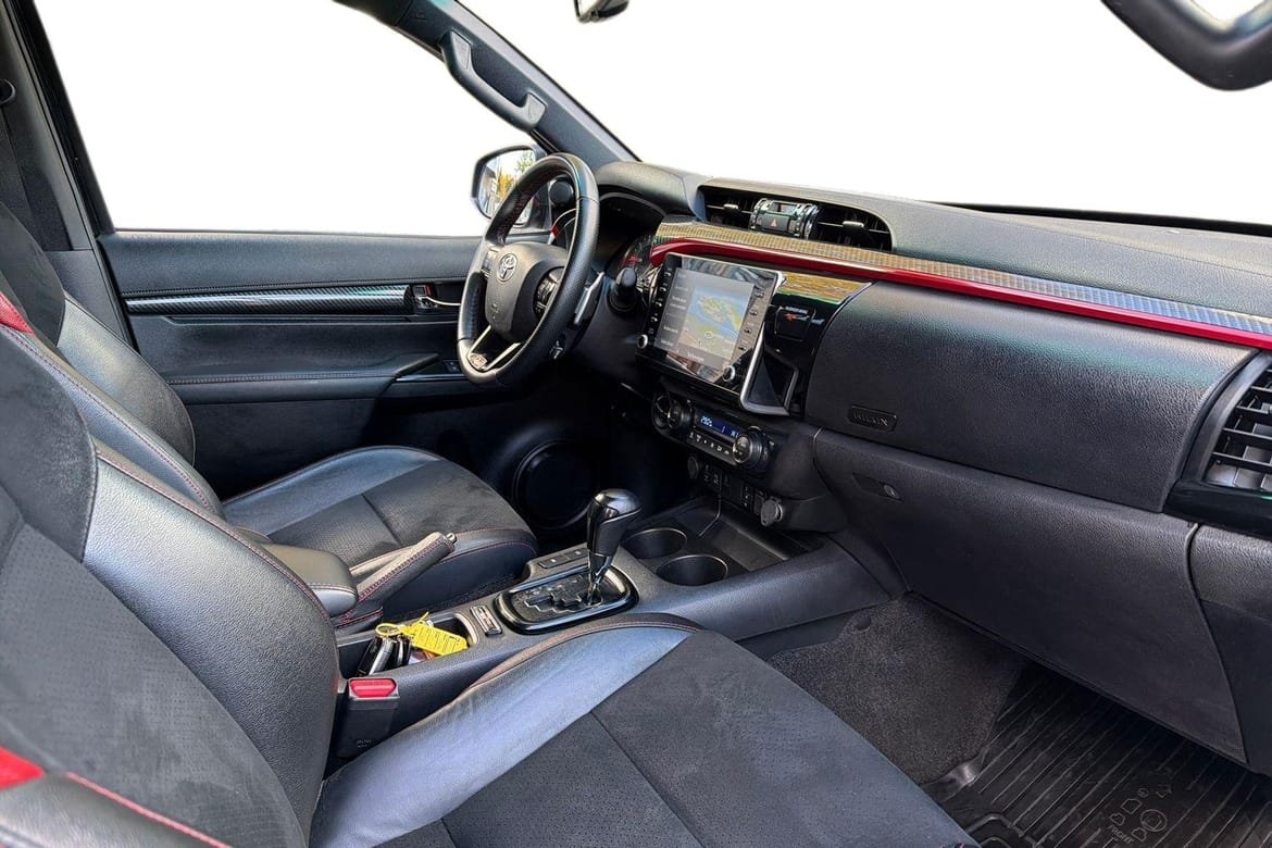 Toyota Hilux 2024, bild 7/10