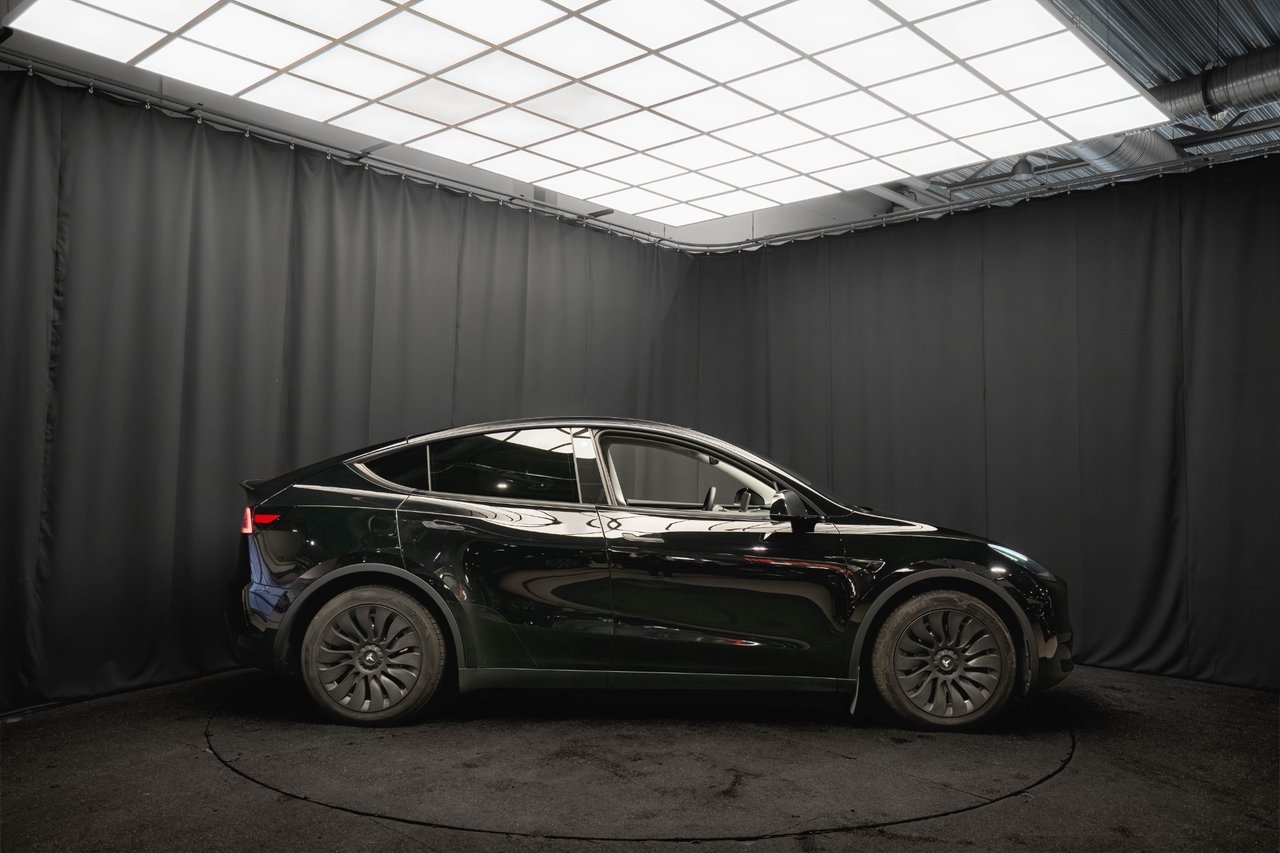 Tesla Model Y 2023, bild 6/10