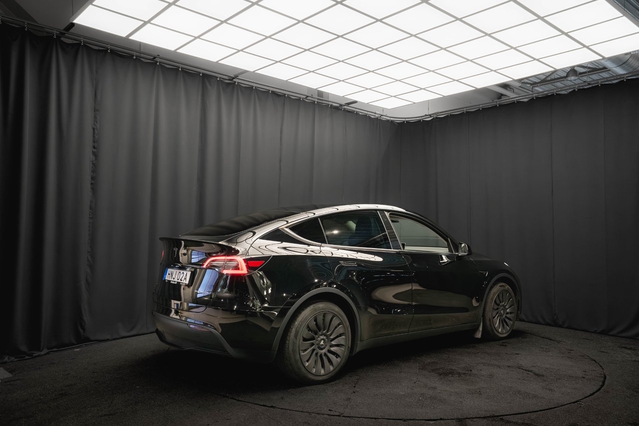 Tesla Model Y 2023, bild 7/10
