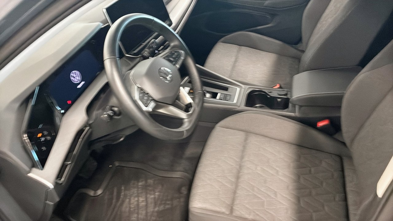 Volkswagen Golf 1.5 eTSI 2026, bild 7/10