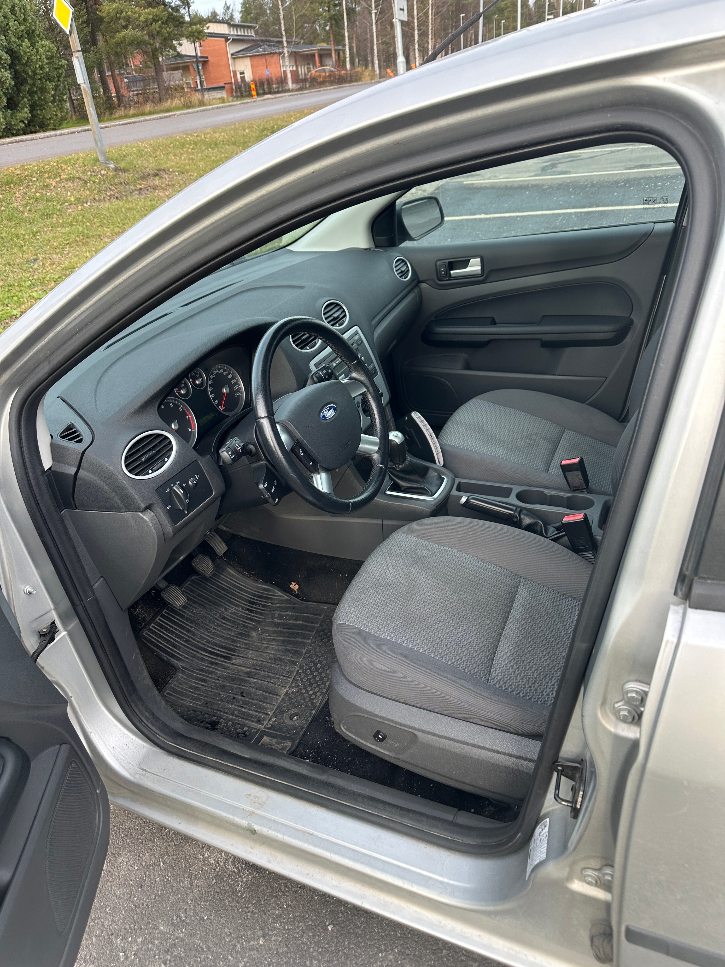 Ford Focus 1.8 2006, bild 3/4