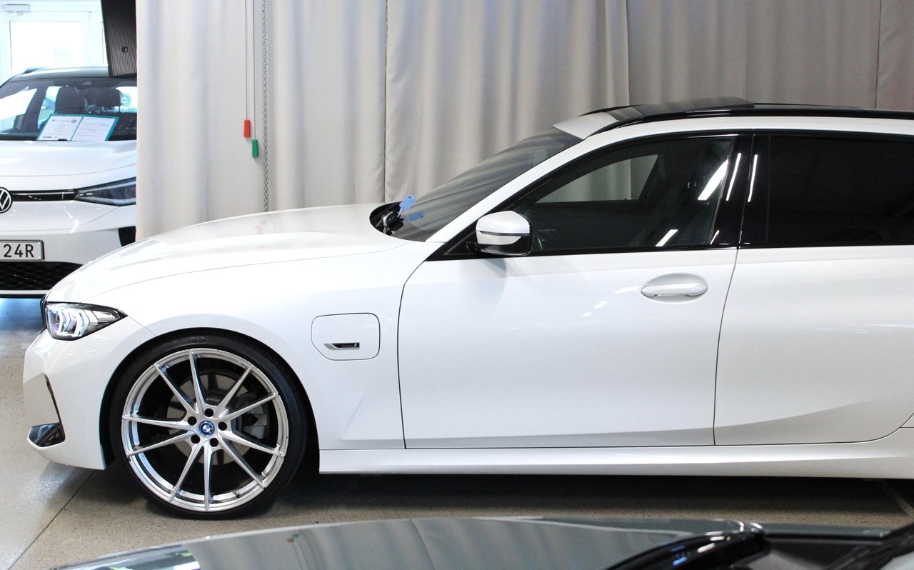 BMW 330e M Sport 2023, bild 5/10
