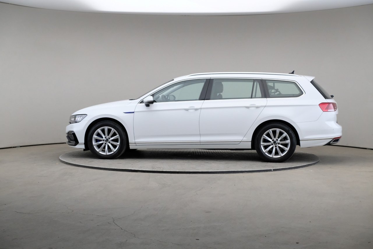 Volkswagen Passat GTE 2022, bild 4/10