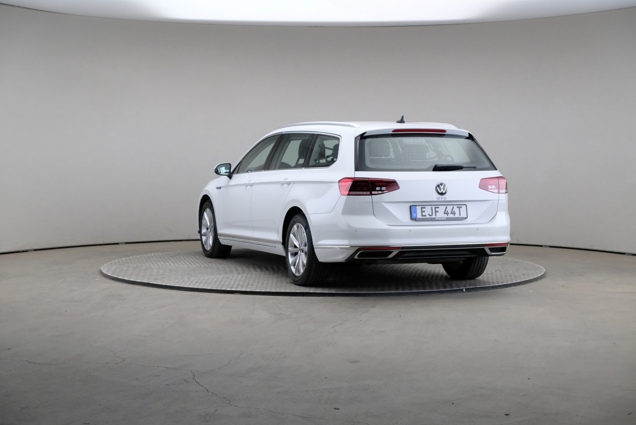 Volkswagen Passat GTE 2022, bild 2/10