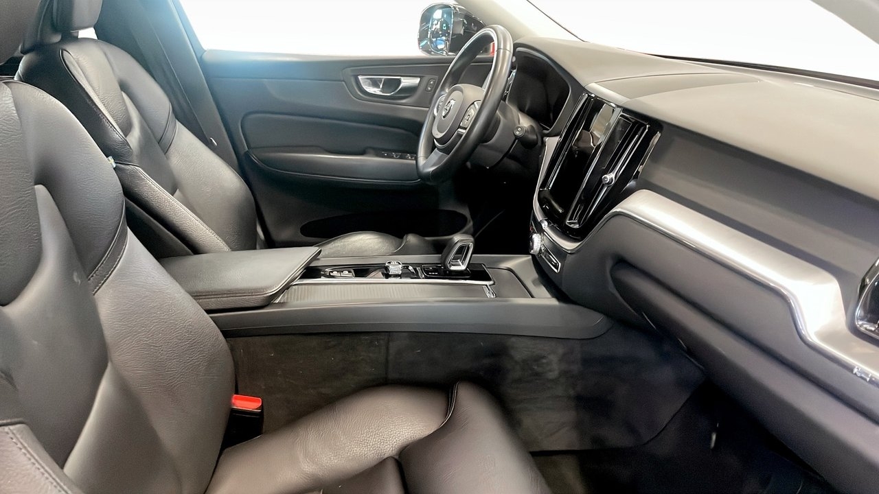 Volvo XC60 B4 Diesel Momentum 2022, bild 3/10