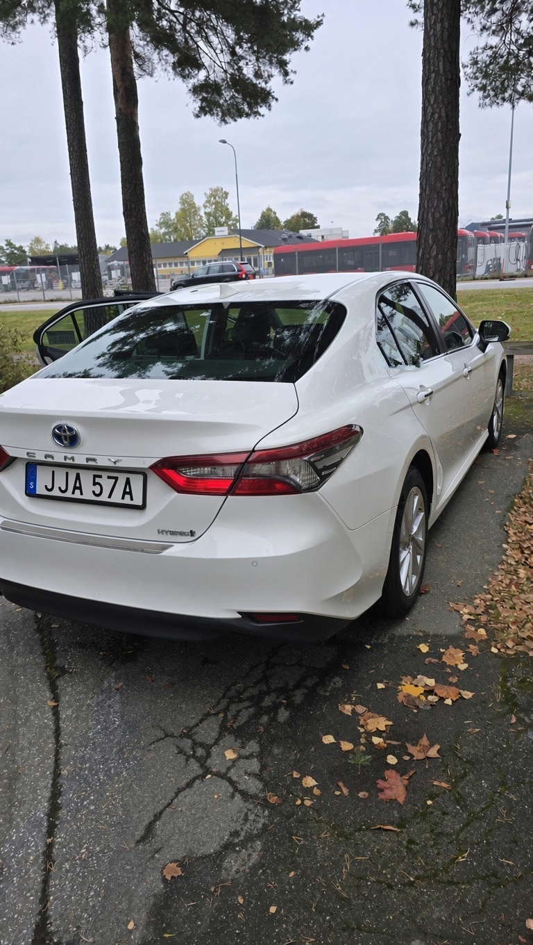 Toyota Camry 2024, bild 2/8