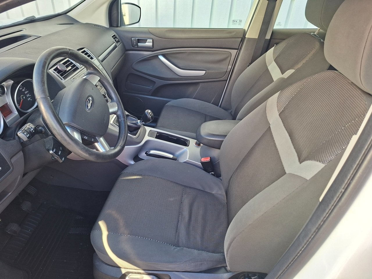Ford Kuga 2011, bild 6/10