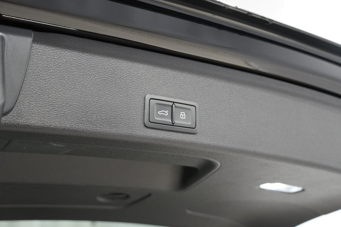 Audi A4 40 TFSI S line 2023, bild 6/10
