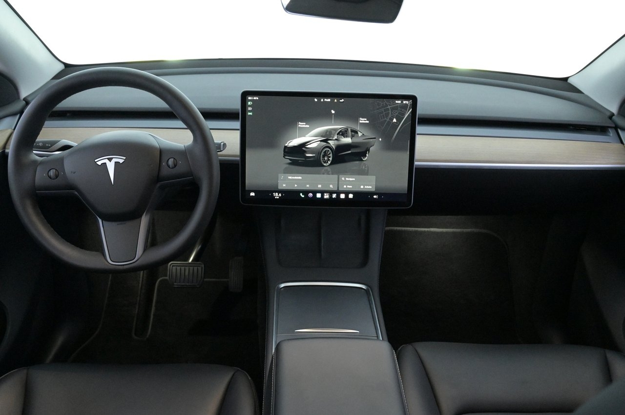 Tesla Model Y 2022, bild 6/10
