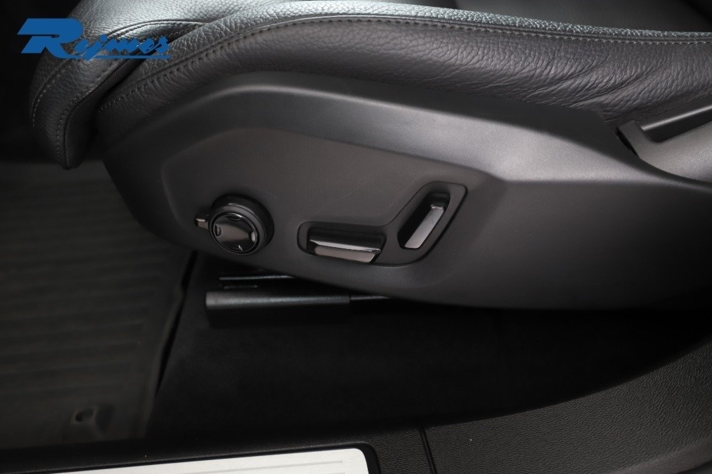 Volvo XC60 Plus Dark Nordic 2025, bild 6/10