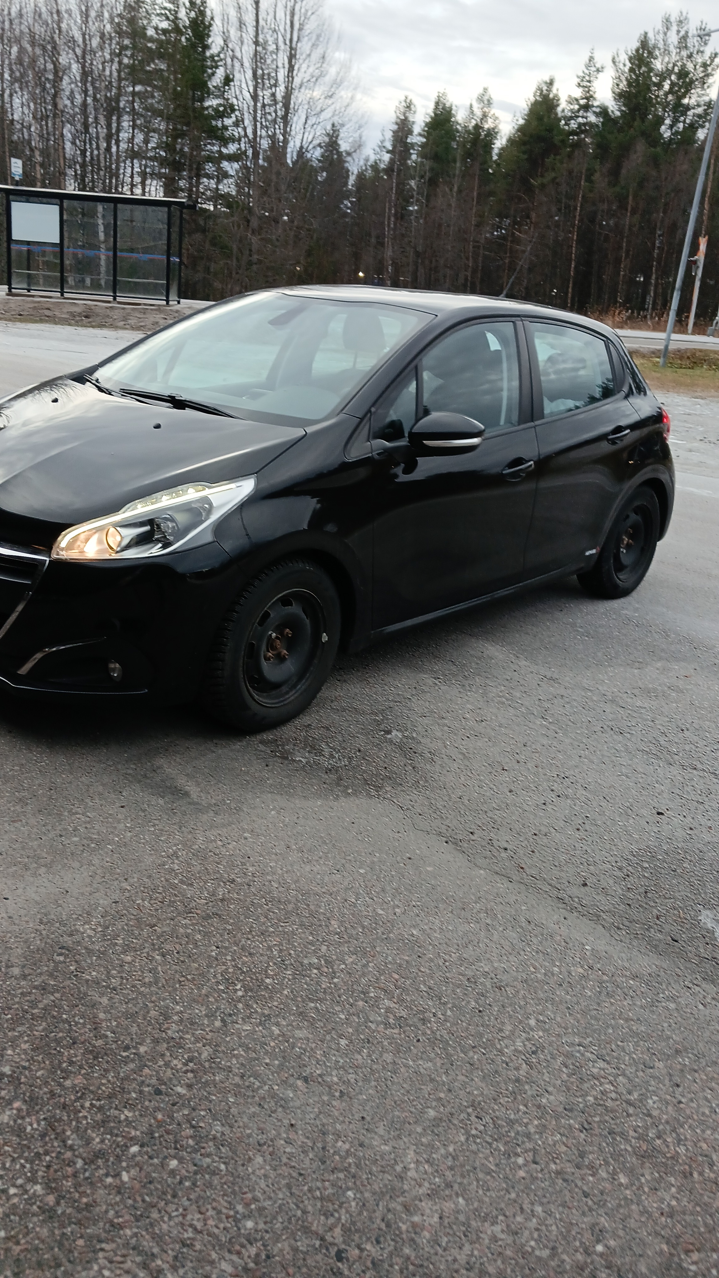Peugeot 208 2017, bild 6/7