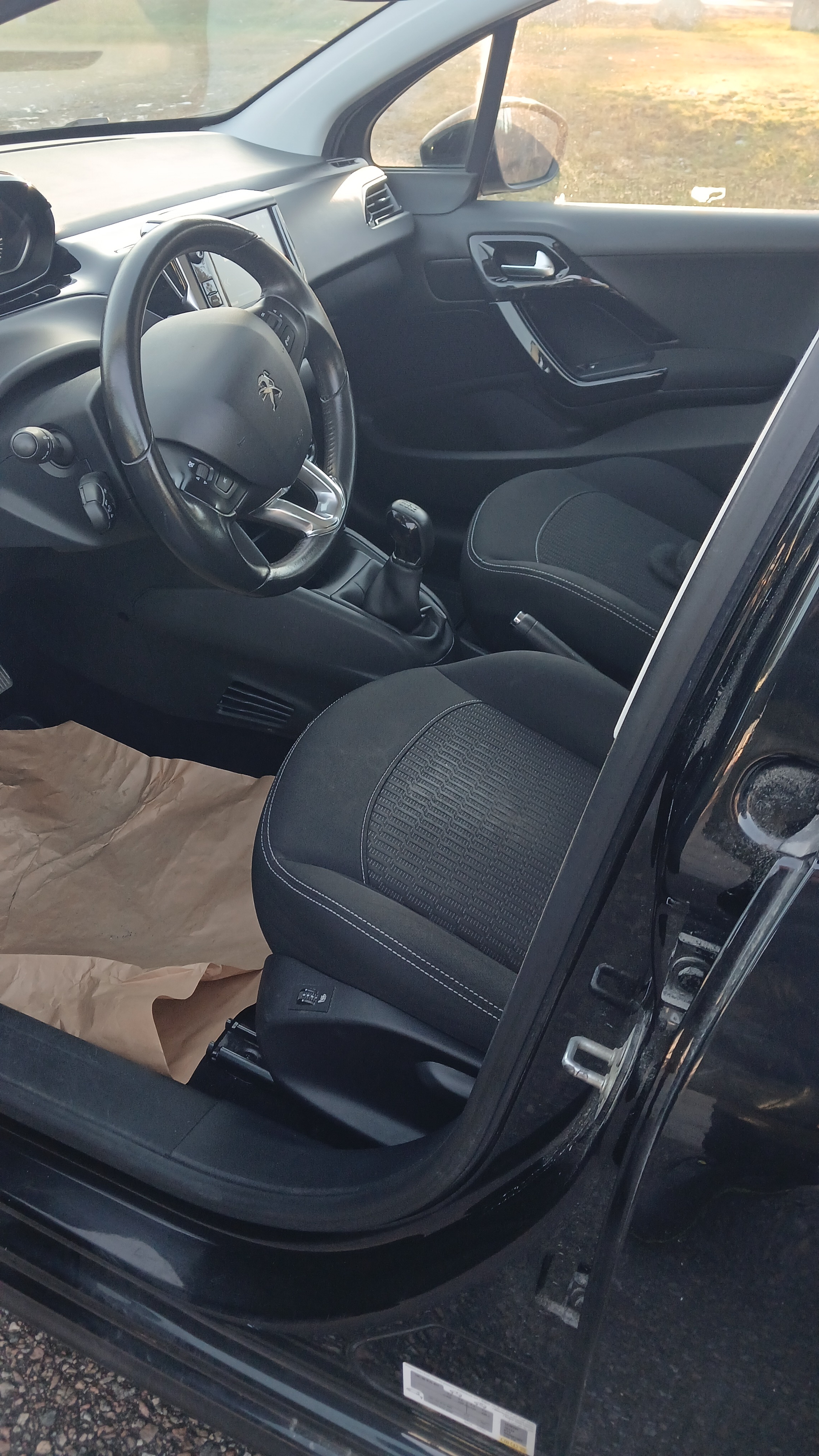 Peugeot 208 2017, bild 3/7