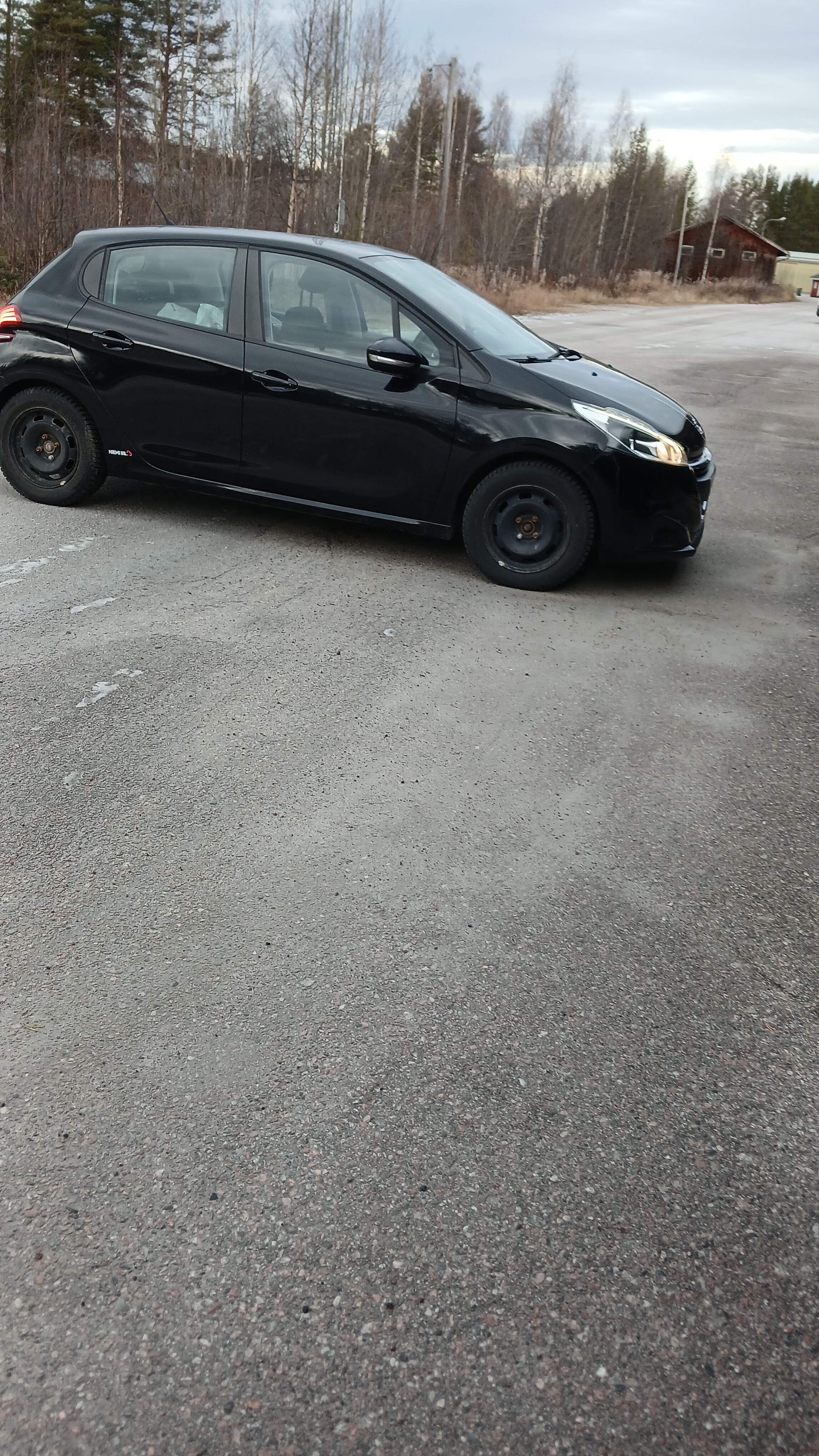 Peugeot 208 2017, bild 4/7