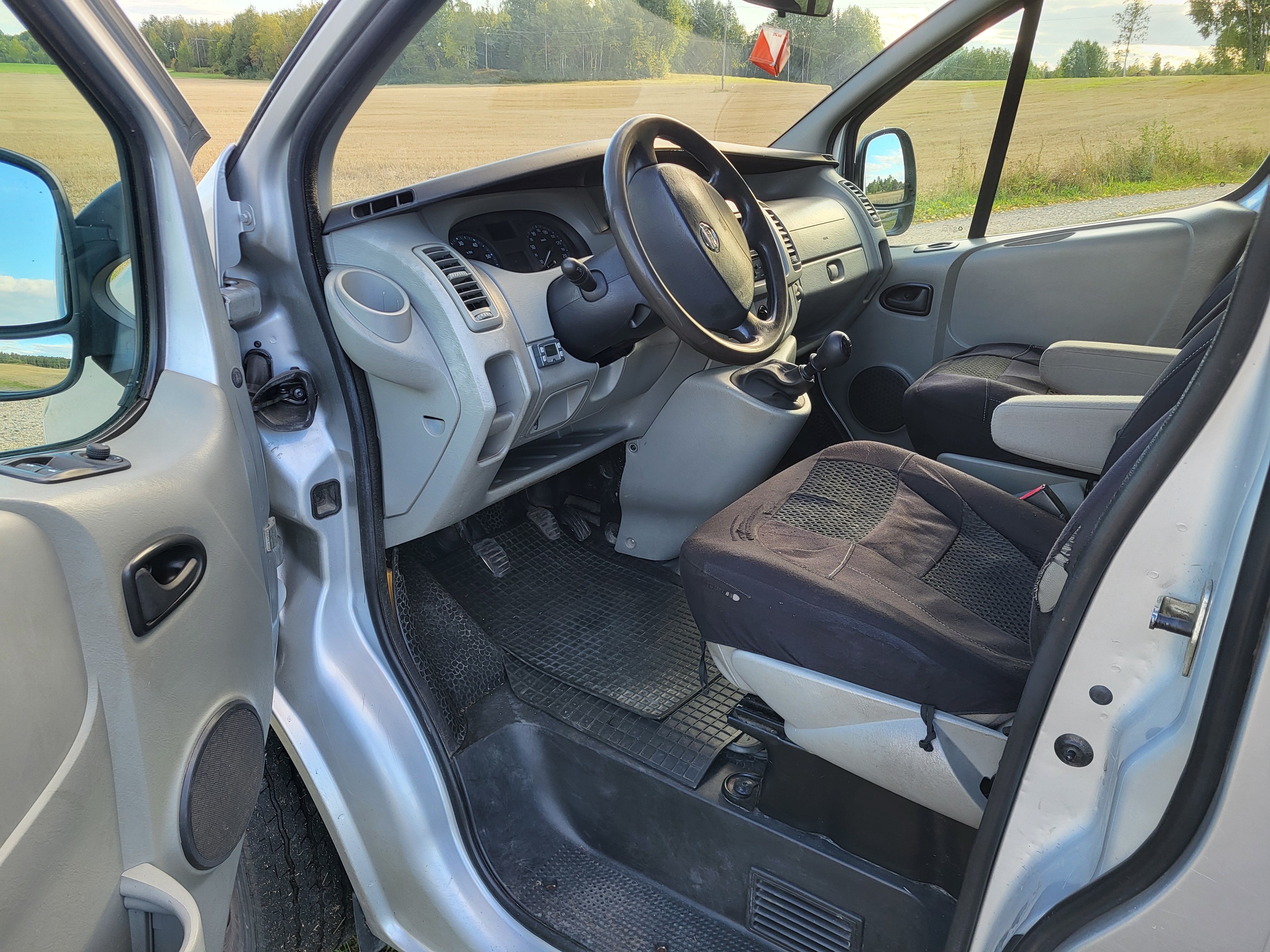 Nissan Primastar 2009, bild 2/9