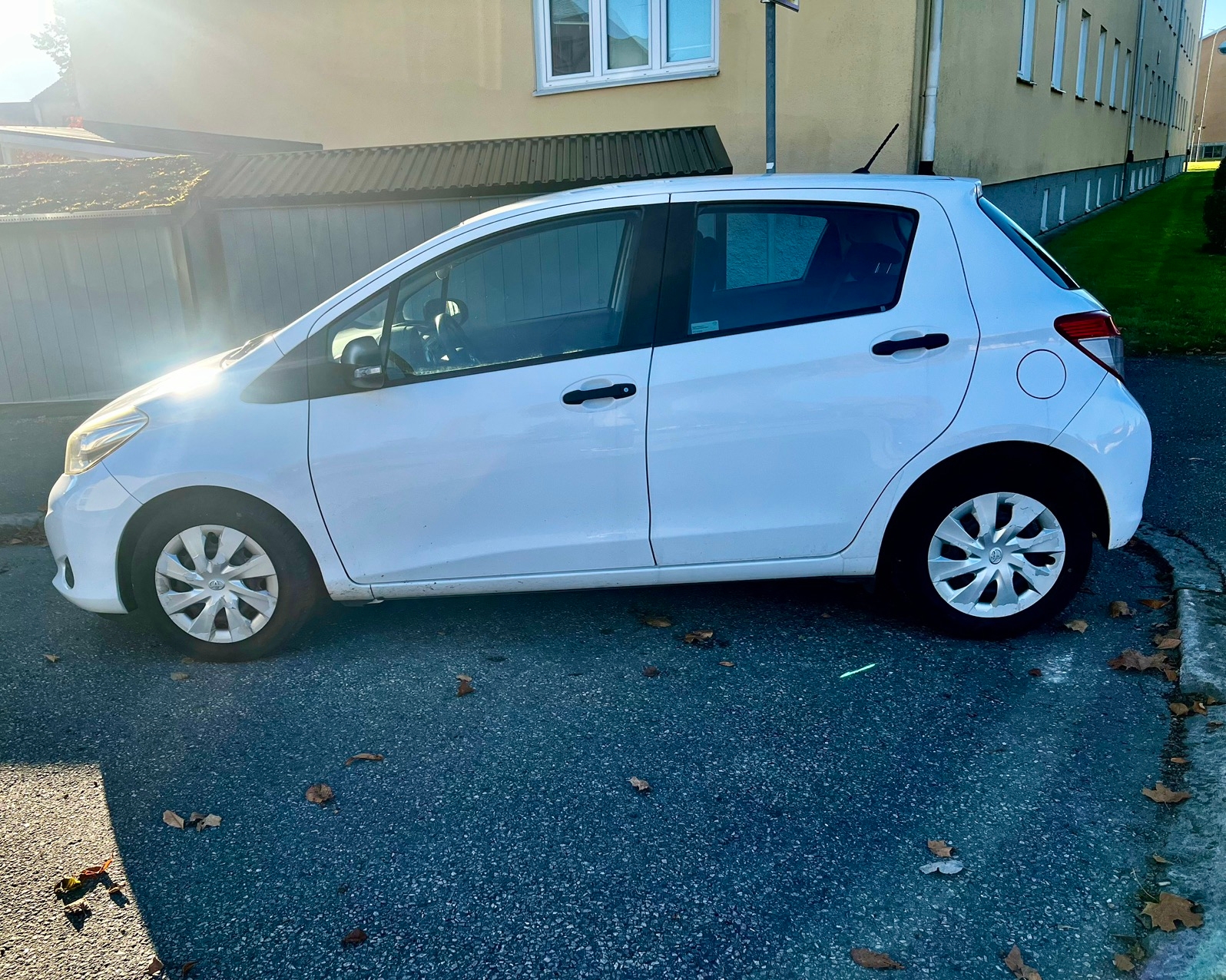 Toyota Yaris 1.33 2013, bild 2/4