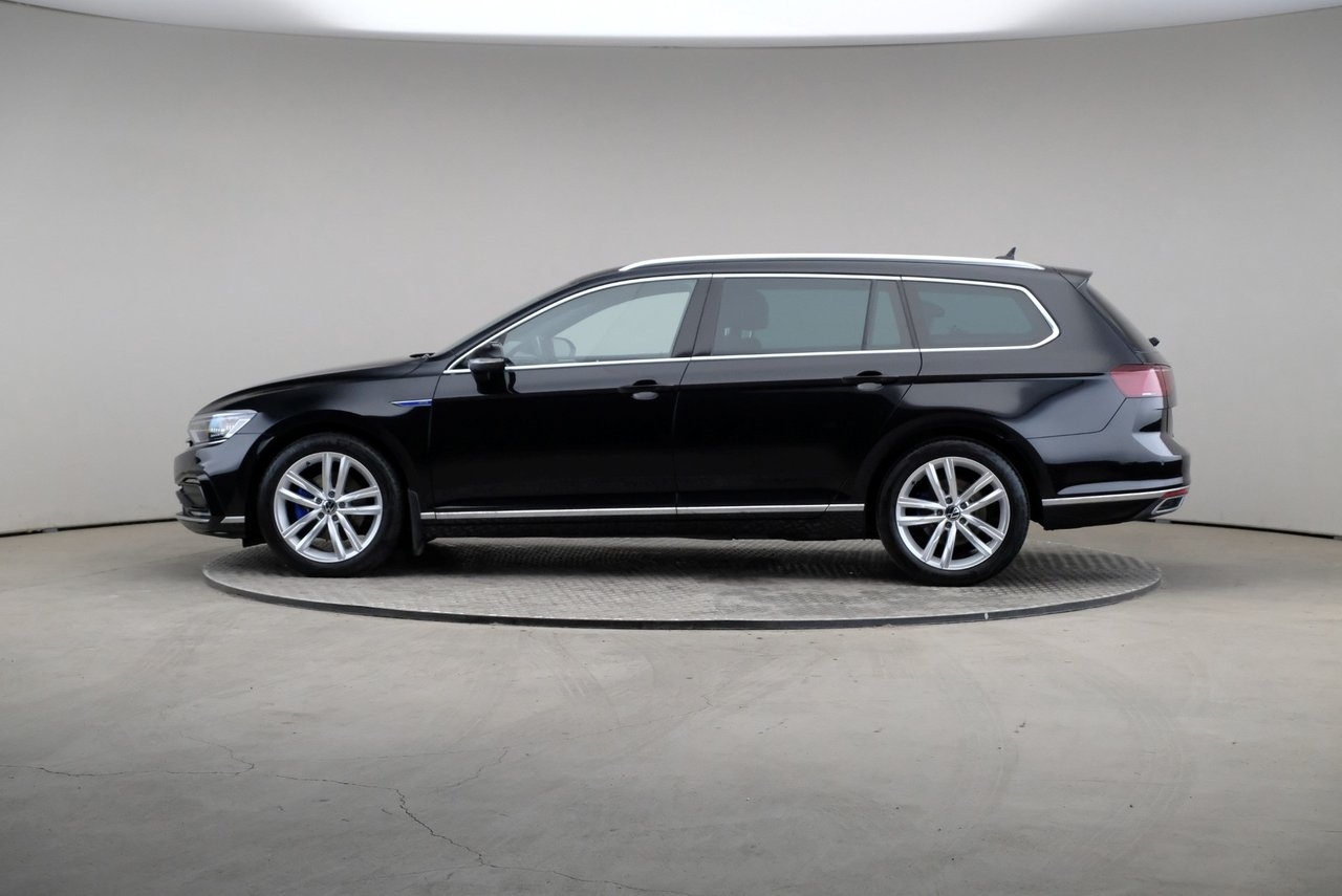 Volkswagen Passat GTE 2022, bild 4/10