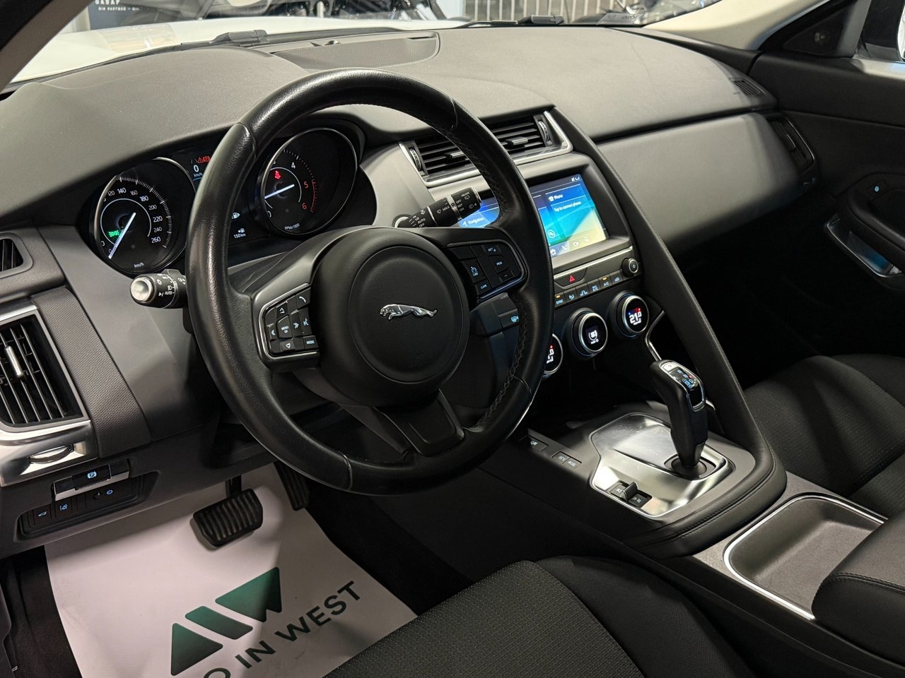 Jaguar E-Pace D150 2019, bild 6/10