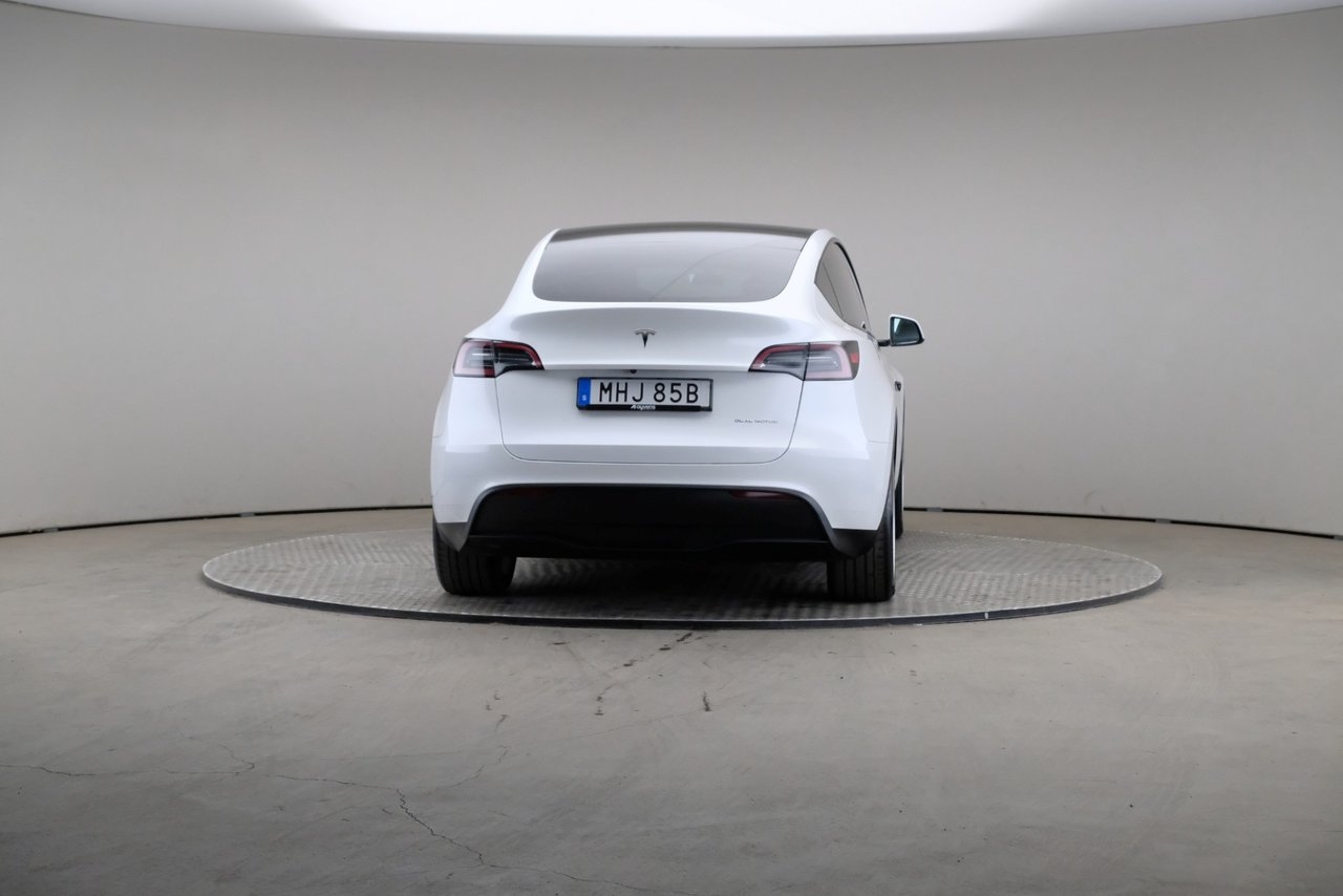 Tesla Model Y 2023, bild 2/3