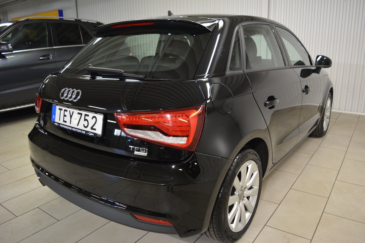Audi A1 1.0 TFSI Sport 2016, bild 7/10