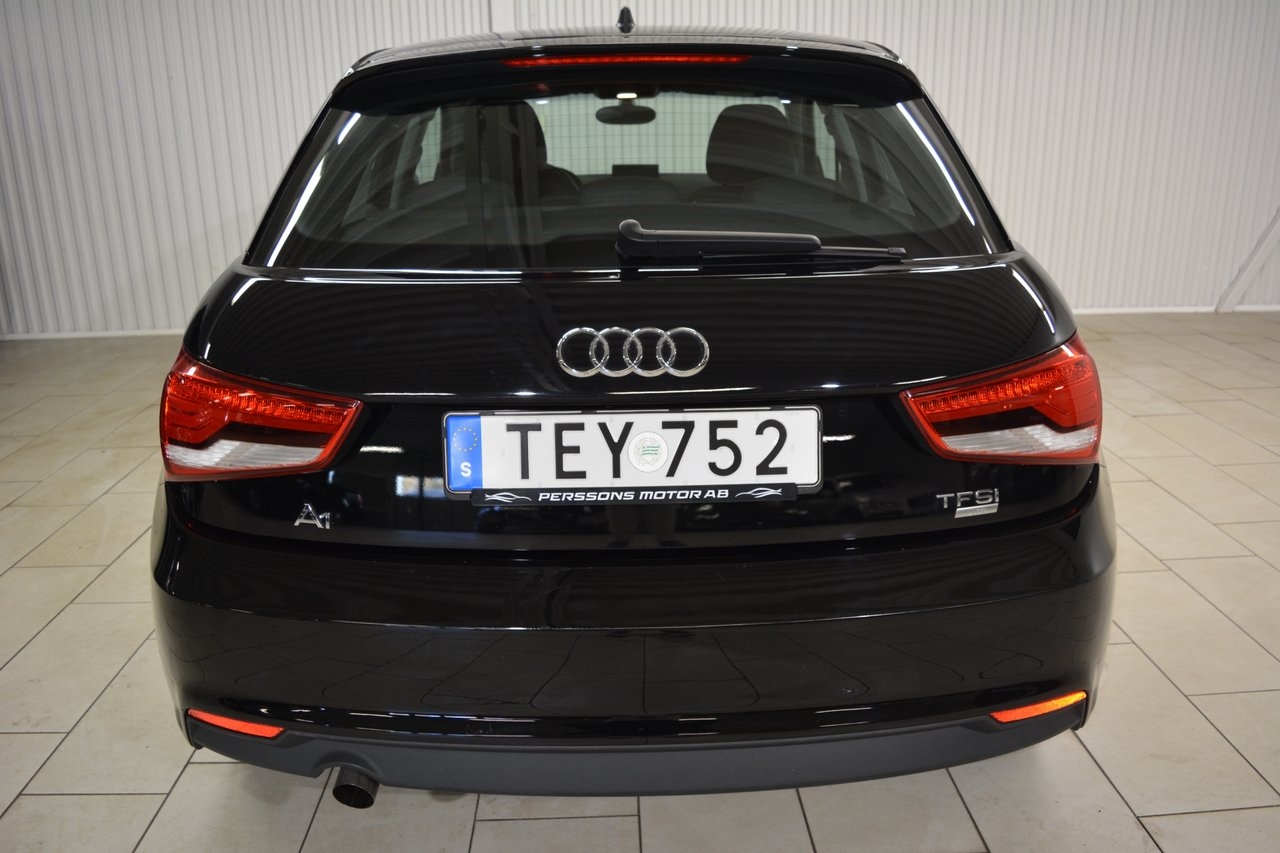 Audi A1 1.0 TFSI Sport 2016, bild 5/10